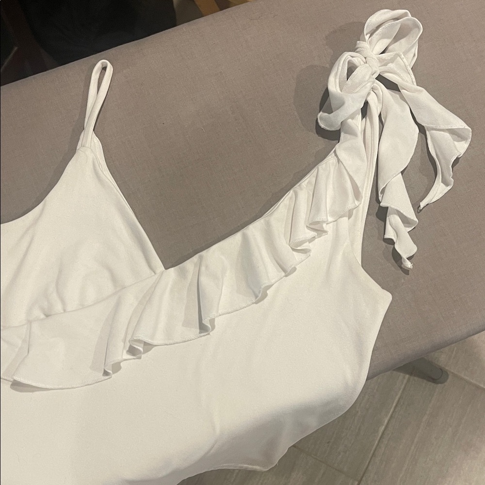 Gaze Ivory One-Shoulder Top
